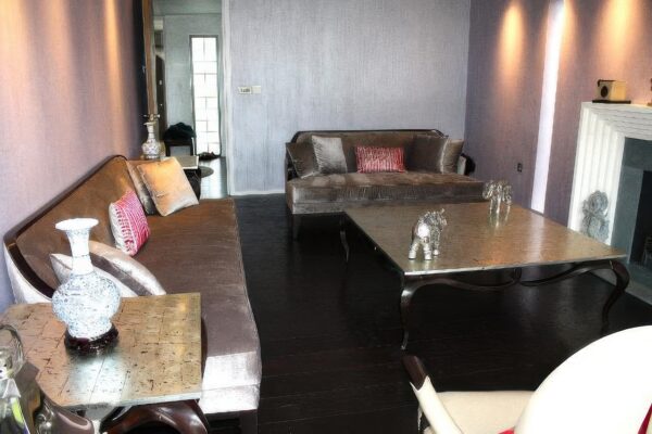 Upscaled with Gigapixel v1.0.2. 640x426 => 1280x852 (2x) Model: Standard V2, denoise: 0.01, sharpen: 0.01, decompression: 0.01