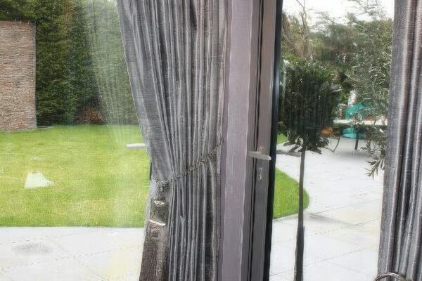 Upscaled with Gigapixel v1.0.2. 426x640 => 852x1280 (2x) Model: Standard V2, denoise: 0.01, sharpen: 0.01, decompression: 0.01